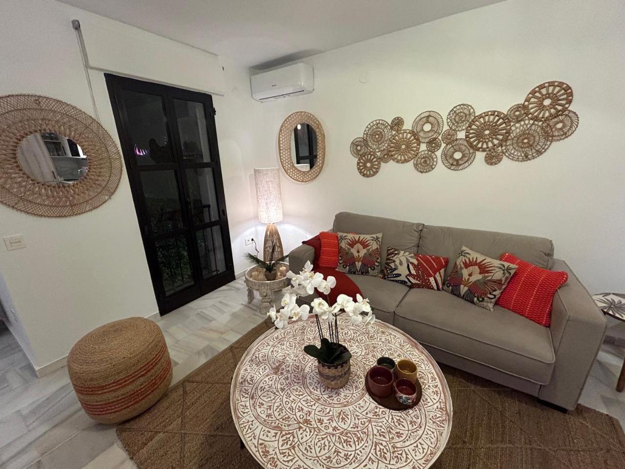 Nomad Stays Milos Y Bali ماربيا المظهر الخارجي الصورة
